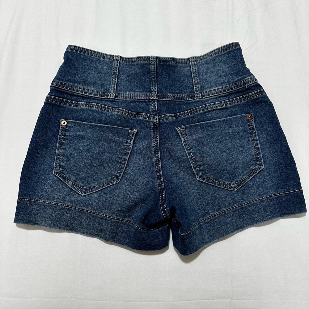No Boundaries Denim Shorts Size 9 EUC - Picture 2 of 4